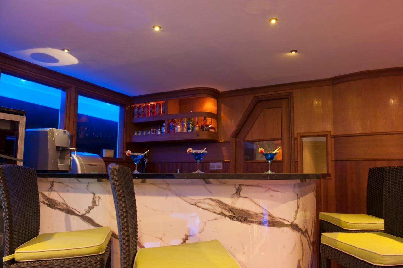 Kaani Beach Hotel At Maafushi Exterior photo